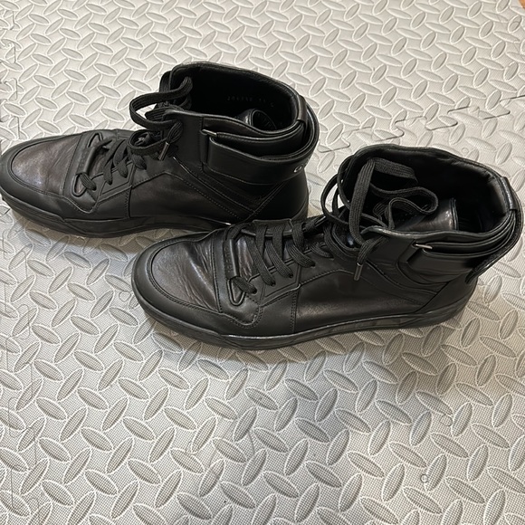 Gucci.  Men’s high tops. Seldom worn. - Picture 2 of 7